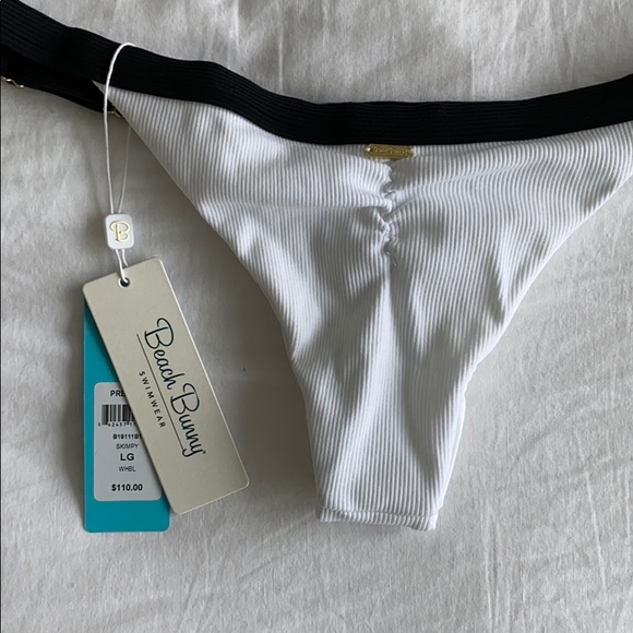 Brand new Beach Bunny Swimwear bikini bottom - Picture 1 of 3